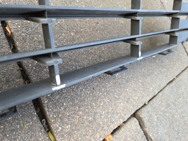 VW TOURAN I 2 LIFT CADDY III LIFT GRILLE PARE-CHOCS CHROME 1T0853677D 11-2015