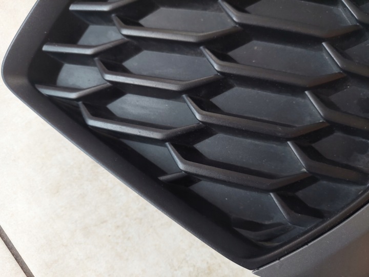 GRILLE PARE-CHOCS GAUCHE AVANT AUDI A3 8Y S-LINE 8Y0