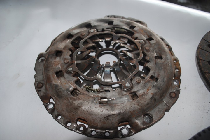 EMBRAYAGE DOUBLE MASSE VW PASSAT B5 2.5 TDI 324024010