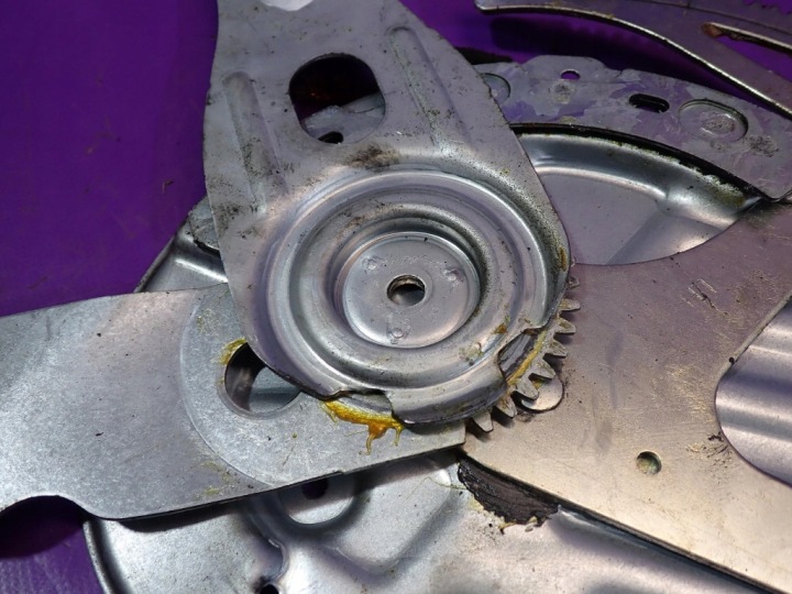 VOLVO S60 I 04-09 LIFT ÉLÉVATEUR VITRES AVANT GAUCHE 3069972 6 GOUPILLE
