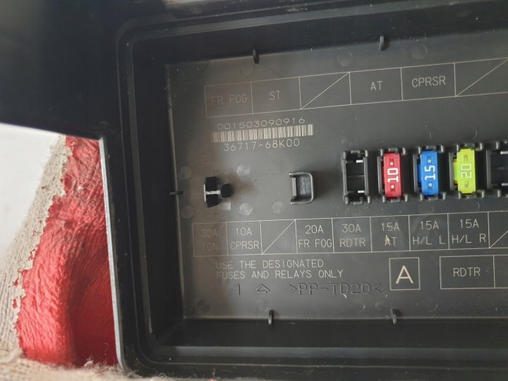 BOÎTE CHÂSSIS FUSIBLES ALTO PIXO 1.0 36717-68K00