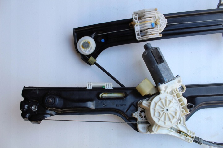 ÉLÉVATEUR VITRES AVANT DROIT BMW X5 E70 7137020