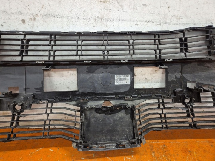 TOYOTA PROACE CITY 23- LIFT GRILLE PARE-CHOCS CENTRALE AVANT 9856192580