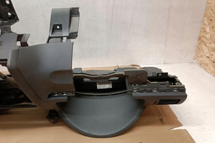 TABLEAU DE BORD COCKPIT VW TOURAN (1T1, 1T2) 1T1857001 2.0L DIESEL 103KW