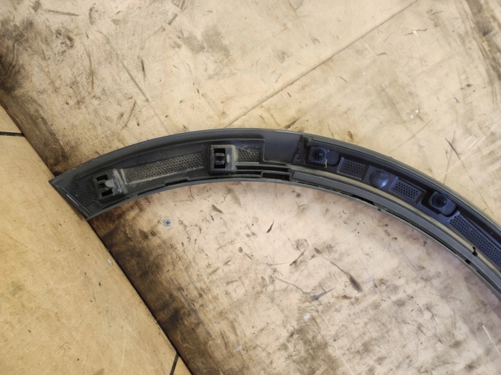 MOULURE REVÊTEMENT GARDE-BOUE GAUCHE ARRIÈRE AUDI Q3 83A II 2