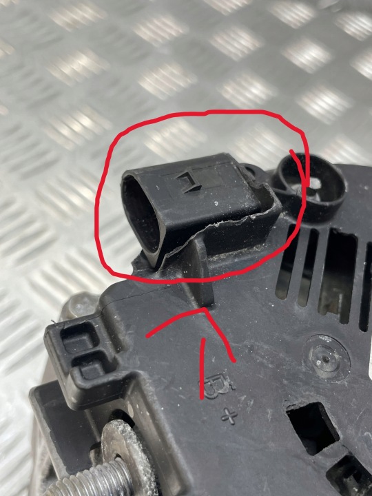BMW E90 F10 F20 F25 F30 N47 ALTERNATEUR 8507623