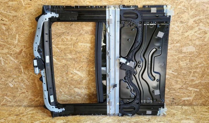 TOIT OUVRANT BMW 7 (F01, F02) 1721658 3.0L DIESEL 2012