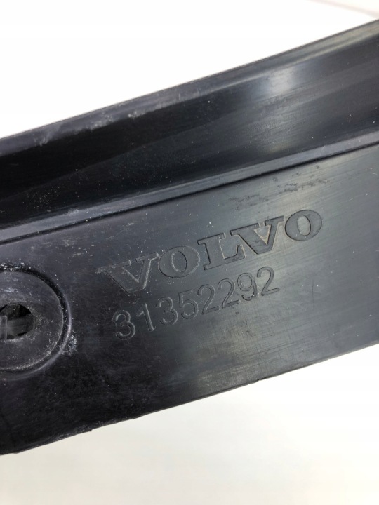 VOLVO XC60 PROTECTION DOUBLURE DE PASSAGE DE ROUE 31352292