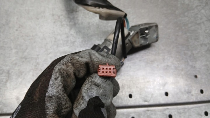 CONTACTEUR D'ALLUMAGE CITROEN BERLINGO I LIFT 04R 1.9D 9648445180