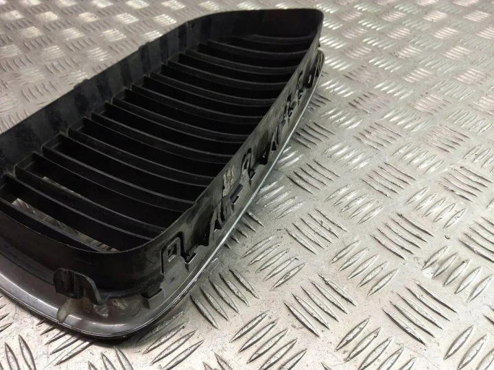 GRILLE BMW 5 (F10) 7261355 31004201 2.0L GASOLINE 2013