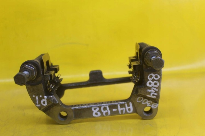 COLLIER STRZEMIONO ÉTRIER DROIT ARRIÈRE AUDI A4 B8 A5 8T 0822C