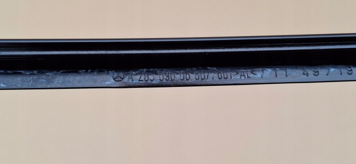 MERCEDES C-KLASA W205 UNIVERSEL MOULURE VITRES PORTES DROIT ARRIÈRE A2056900680