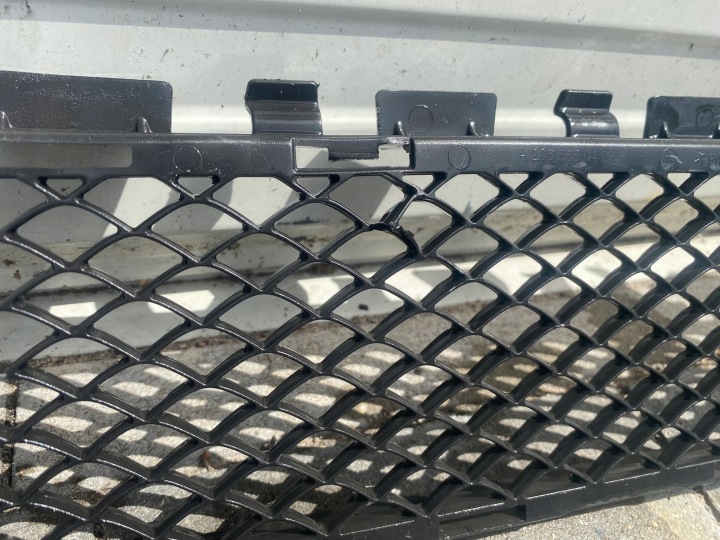 GRILLE PARE-CHOCS AVANT CENTRALE MERCEDES W205 EUROPE