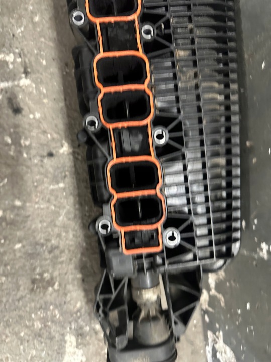 COLLECTEUR ADMISSION DROIT AUDI SQ7 4.0 TDI 057129712AK