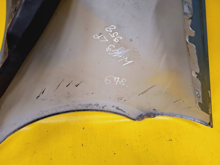 AILE GAUCHE AVANT AVANT MERCEDES W169 04-08 LAK: 958 NR678