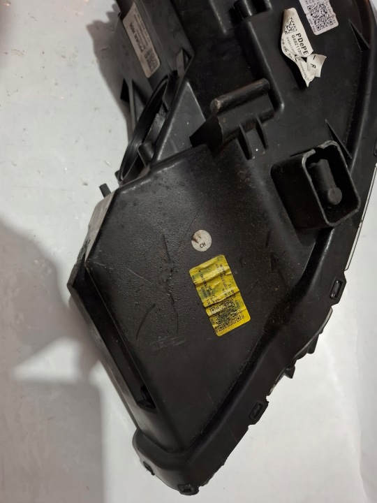 HYUNDAI I30 3 III LIFT PHARE LED DROIT DROITE PROJECTEUR 92102G4600