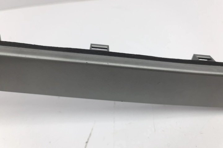 MOULURE DÉCORATIVE FLANC AVANT GAUCHES PORTES MAZDA CX-7 (ER) EH7068D4Y 2.2L