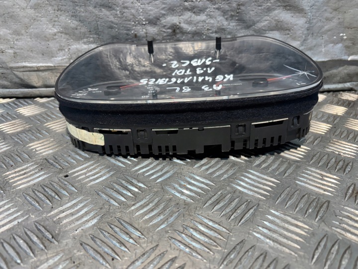 COMPTEUR TABLEAU DE BORD AUDI A3 8L 1.9 TDI 8L0920932D