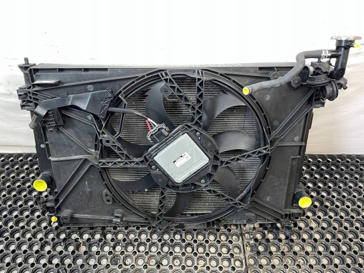 PANNEAU AVANT RENFORCEMENT POUTRE RADIATEURS TOYOTA RAV4 V 2.5H 2018-