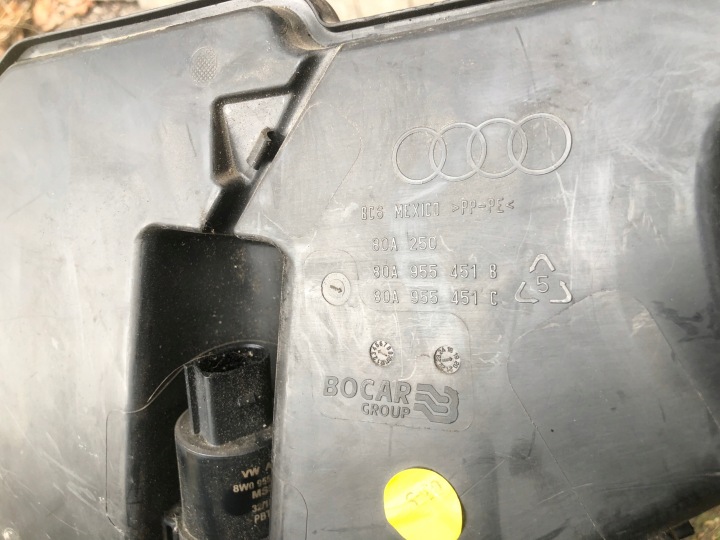 AUDI Q5 80A RÉSERVOIR LIQUIDE LAVE-GLACES 80A955451C 80A955451B SOUS MATRIX