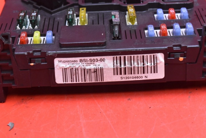 BOÎTE FUSIBLES FUSIBLE 9662463480 PEUGEOT 407 2.0 HDI 136 KM 04-10