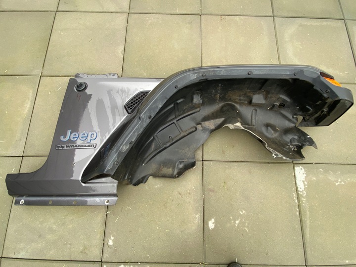 JEEP WRANGLER JL ALETA DERECHA COMPUESTO BRIDA 