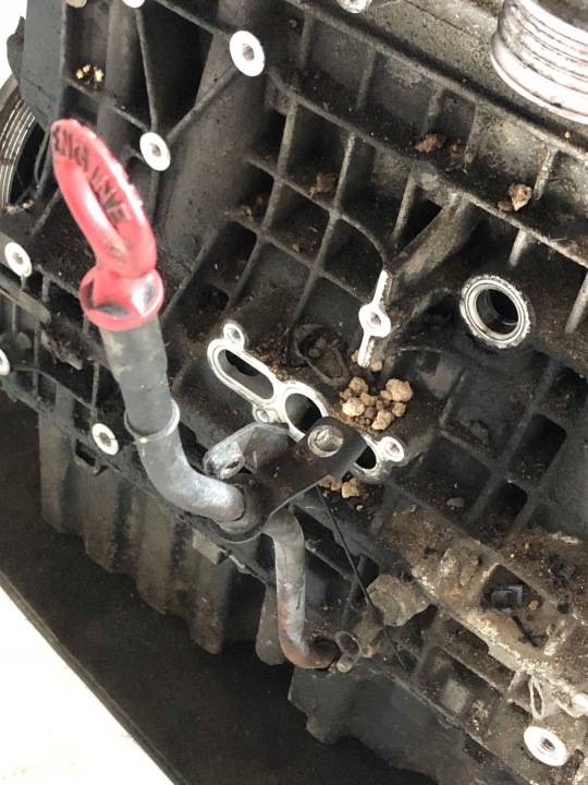 MOTEUR VOLVO V70 D5244T