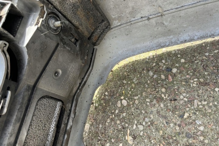 PARE-CHOCS ARRIÈRE MERCEDES-BENZ E (W210) A2108800725 2.2L DIESEL 75KW 2000