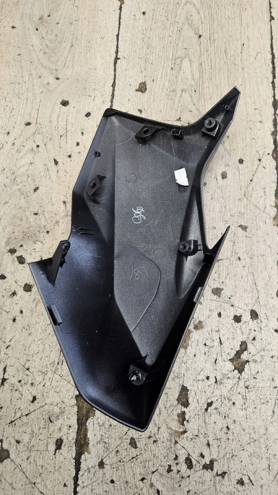 DÉFLECTEUR D'AIR CÔTÉ PROTECTION KAWASAKI Z650 2020-2023 49134-0008