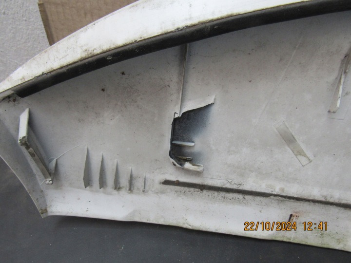 CACHE SPOILER SPOILER STOP AVENSIS T25 UNIVERSEL 76085-05050