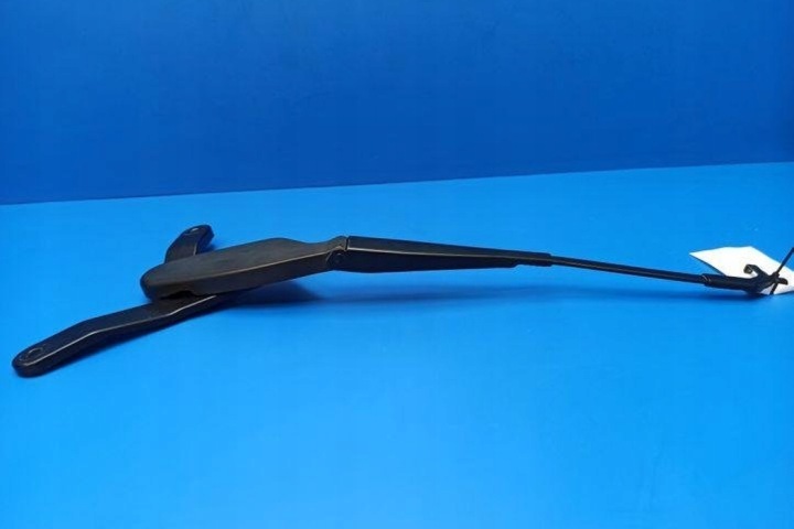 ESSUIE-GLACES AVANT MERCEDES-BENZ C (W204) A2048201444 2.2L DIESEL 125KW