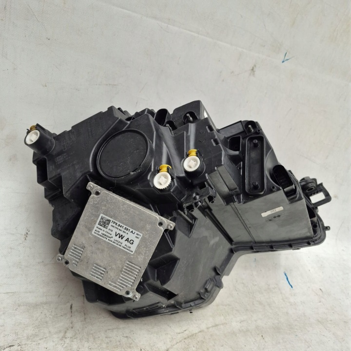 SKODA KAROQ 57B 17- PHARE GAUCHE AVANT AVANT COMPLET LED 57B941015D