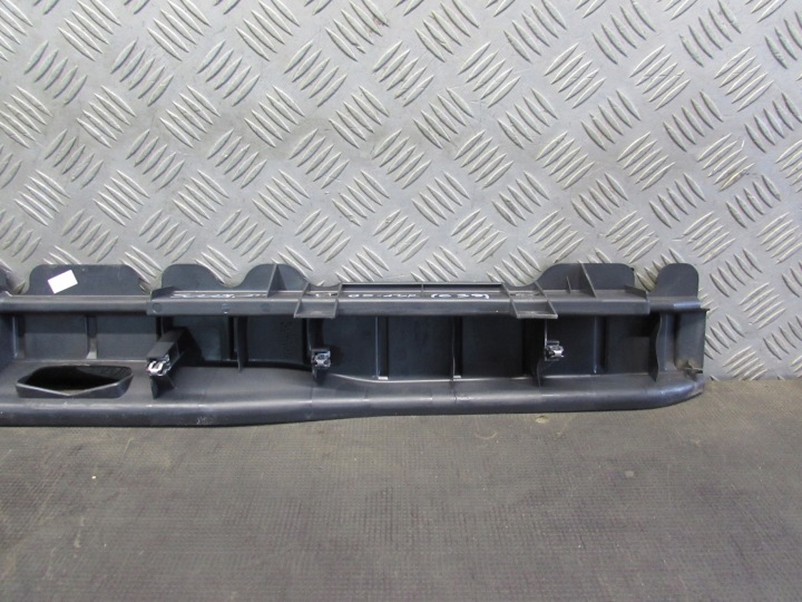 PROTECTION REVÊTEMENT COURROIE ARRIÈRE PEUGEOT 5008 I 09-16R 9687389077