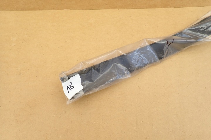 RENAULT MEGANE 99- PROTECTION PARE-CHOCS MOULURE GAUCHE AVANT 7700426530 LH OE