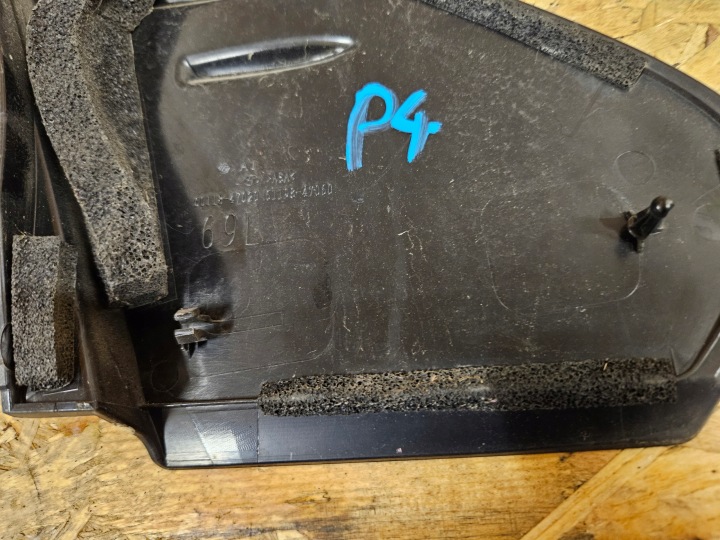 TOYOTA PRIUS IV 16- GAUCHE TRIANGLE GARDE-BOUE PROTECTION