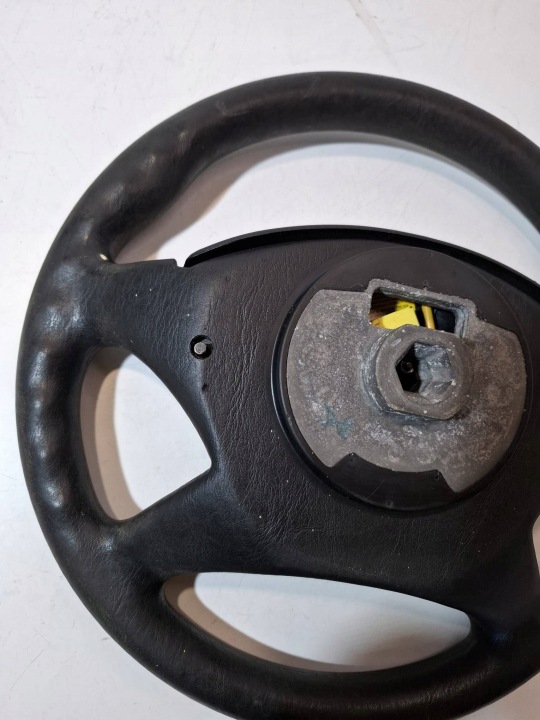 269.FORD FOCUS MK1 VOLANT COUSSIN AIRBAG 98AB3600AFW