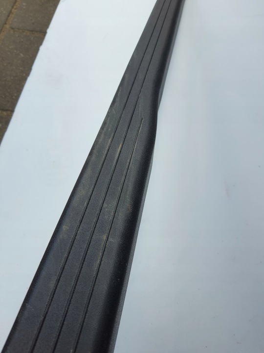 MOULURE SEUIL INTÉRIEURE DROITE MERCEDES CLK W209 2096800835