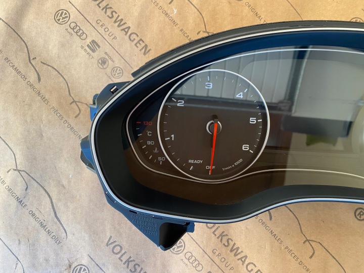 COMPTEUR TABLEAU DE BORD MONITEUR AUDI A6 C7 4G LIFT 4G8920934R 28 KM COMME NEUF