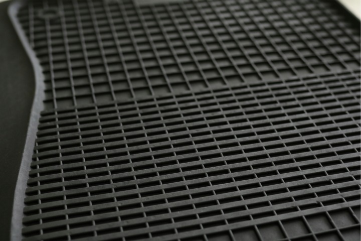 TAPIS DE SOL CAOUTCHOUC KORYTKOWE NOIR VERS AUDI Q2 TX-28