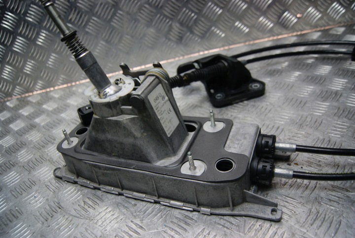 VW TIGUAN 1 I MÉCANISME CHANGEMENTS VITESSE 5N0711049Q