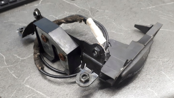 9188720 GAUCHE MANIVELLE ASSEMBLAGES COUVERCLES DE COFFRE VOLVO S60
