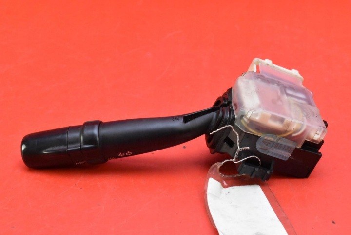 MANETTE COMMUTATEUR CLIGNOTANT 173650B TOYOTA AVENSIS T25 06-09