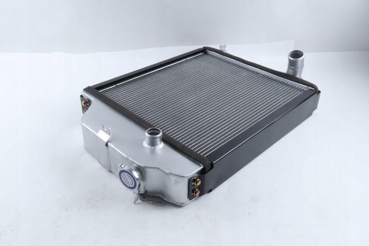 RADIATEUR AL31237 AL37568 VERS JOHN DEERE 1640 1840 2040 2140 2350 2550 2750