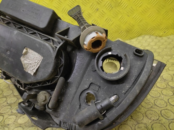 VW SHARAN I PROJECTEUR PHARE GAUCHE AVANT 0301182201