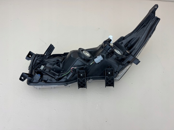 TOYOTA COROLLA E16 13-16R PHARE DROIT AVANT DROITE AVANT 81130-02E71