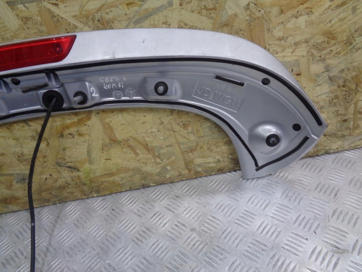 SPOILER SPOILER COUVERCLES DE COFFRE LANTERNE STOP KIA CEED 2 II UNIVERSEL 12- KC 87210-A2500