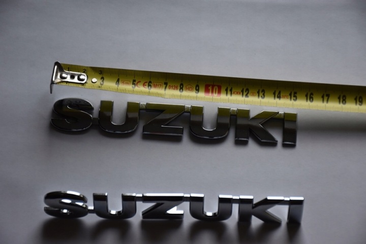 EMBLÈME INSIGNE INSCRIPTION ARRIÈRE SUZUKI SX4 S-CROSS 2015