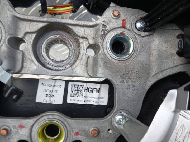 KIA RIO IV STONIC VOLANT MULTIFONCTIONNELLE 56130H8000 2020R