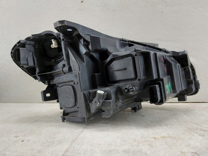 MERCEDES-BENZ B CLASSE 246 W246 LIFT GAUCHE PHARE AVANT AVANT PROJECTEUR