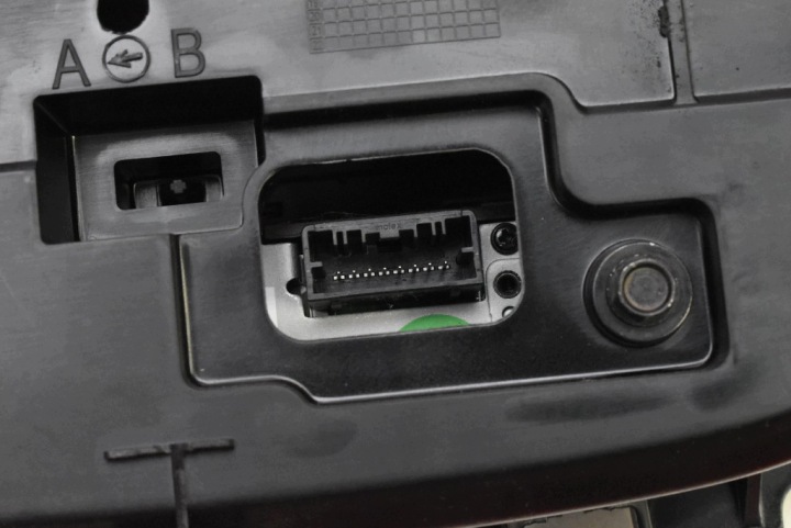 RADIO AUTORADIO PANNEAU MONITEUR OPEL ASTRA 5 V K 15-20